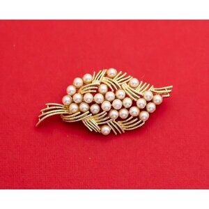 Vintage Leaf of Pearls Brooch - F25